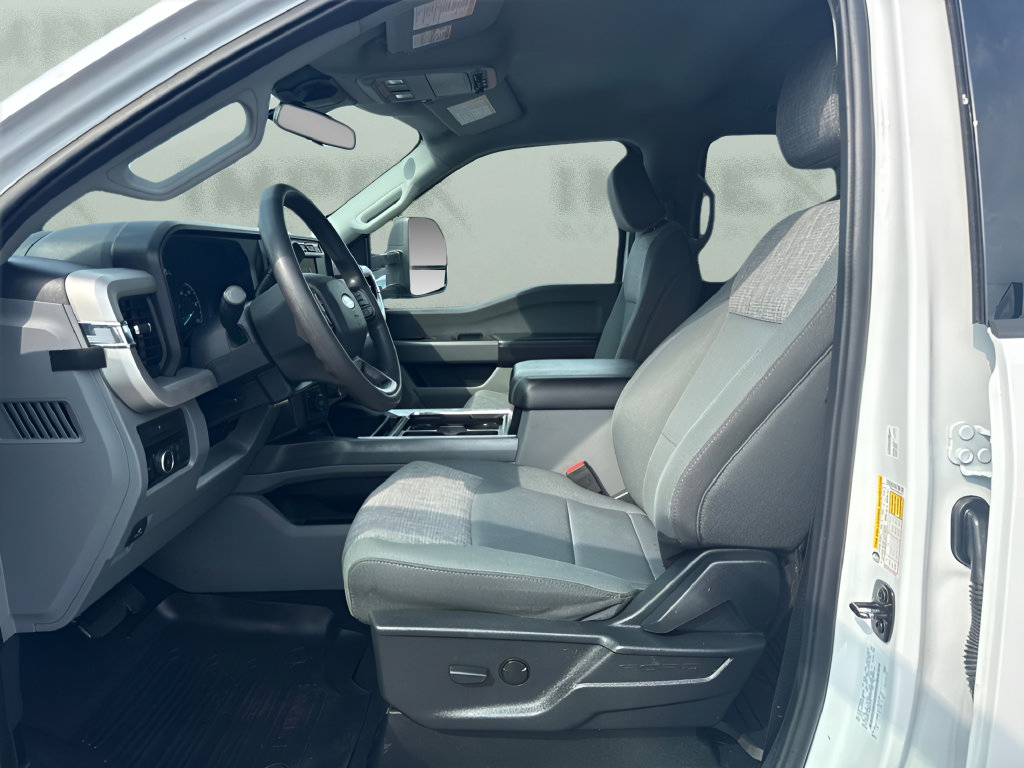 Used 2024 Ford F350 XLT AWD/4WD image 9