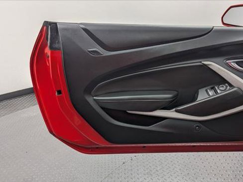 Used 2020 Chevrolet Camaro LT image 12