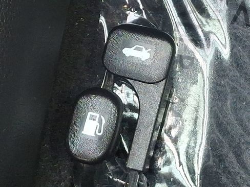 Used 2020 Hyundai Elantra Value Edition FWD image 28