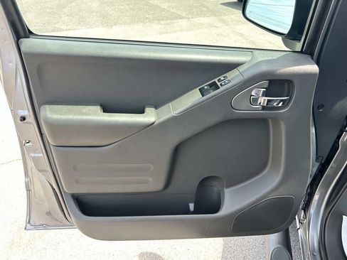 Used 2017 Nissan Frontier SV w/ SV Value Truck Package RWD image 27