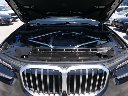 Used 2025 BMW X7 xDrive40i w/ Premium Package AWD/4WD image 30