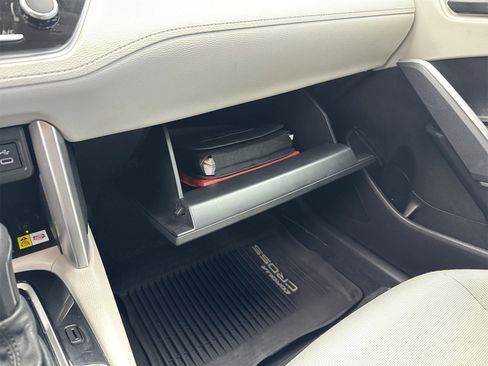 Used 2023 Toyota Corolla Cross LE image 31