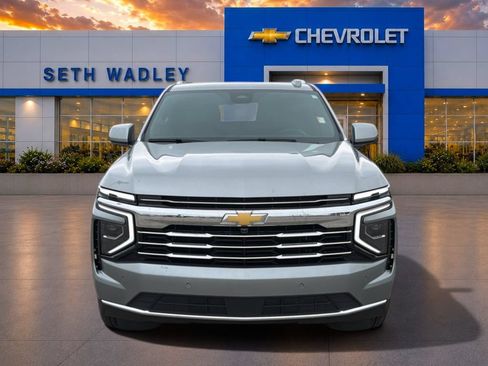 Used 2025 Chevrolet Tahoe LT RWD image 2