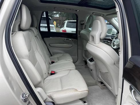 Used 2016 Volvo XC90 T6 Momentum w/ Momentum Plus Package image 11
