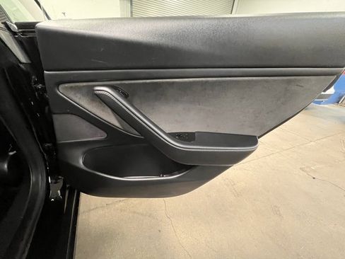 Used 2018 Tesla Model 3 Long Range image 13