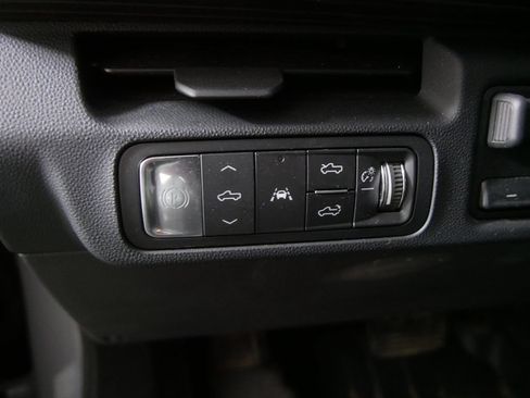 Used 2024 GMC Sierra EV Denali AWD/4WD image 21