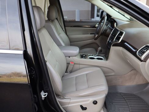 Used 2012 Jeep Grand Cherokee Laredo image 22