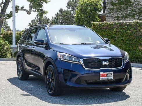 Used 2019 Kia Sorento S FWD image 3