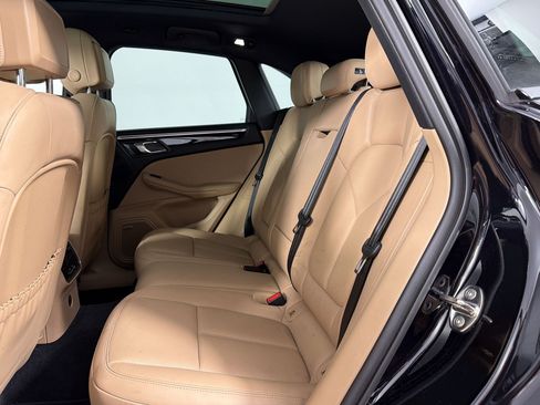 Certified 2024 Porsche Macan S AWD/4WD image 24