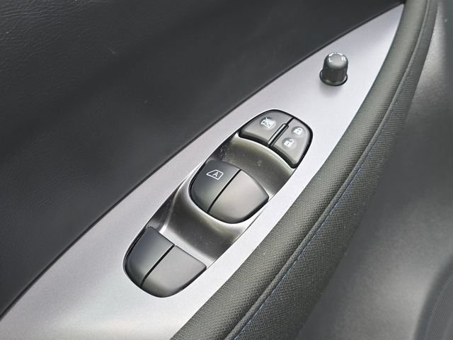 Used 2025 Nissan Leaf S FWD image 18
