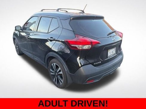 Used 2018 Nissan Kicks SV image 2