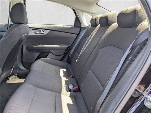 Used 2021 Kia Forte LXS FWD image 15