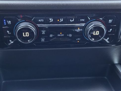 Used 2025 Chevrolet Silverado 1500 LTZ w/ LTZ Premium Package AWD/4WD image 18