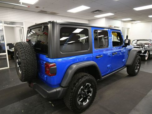 Used 2024 Jeep Wrangler Unlimited Rubicon 4xe AWD/4WD image 7