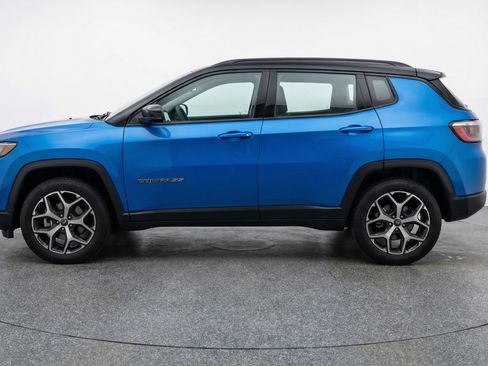 Used 2025 Jeep Compass Limited AWD/4WD image 5