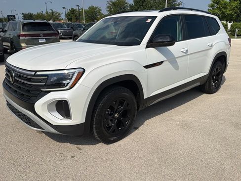Certified 2024 Volkswagen Atlas Peak Edition SEL AWD/4WD image 3