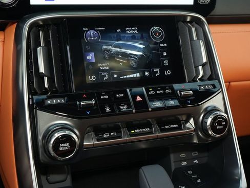 Used 2026 Lexus LX 700h Ultra Luxury image 19