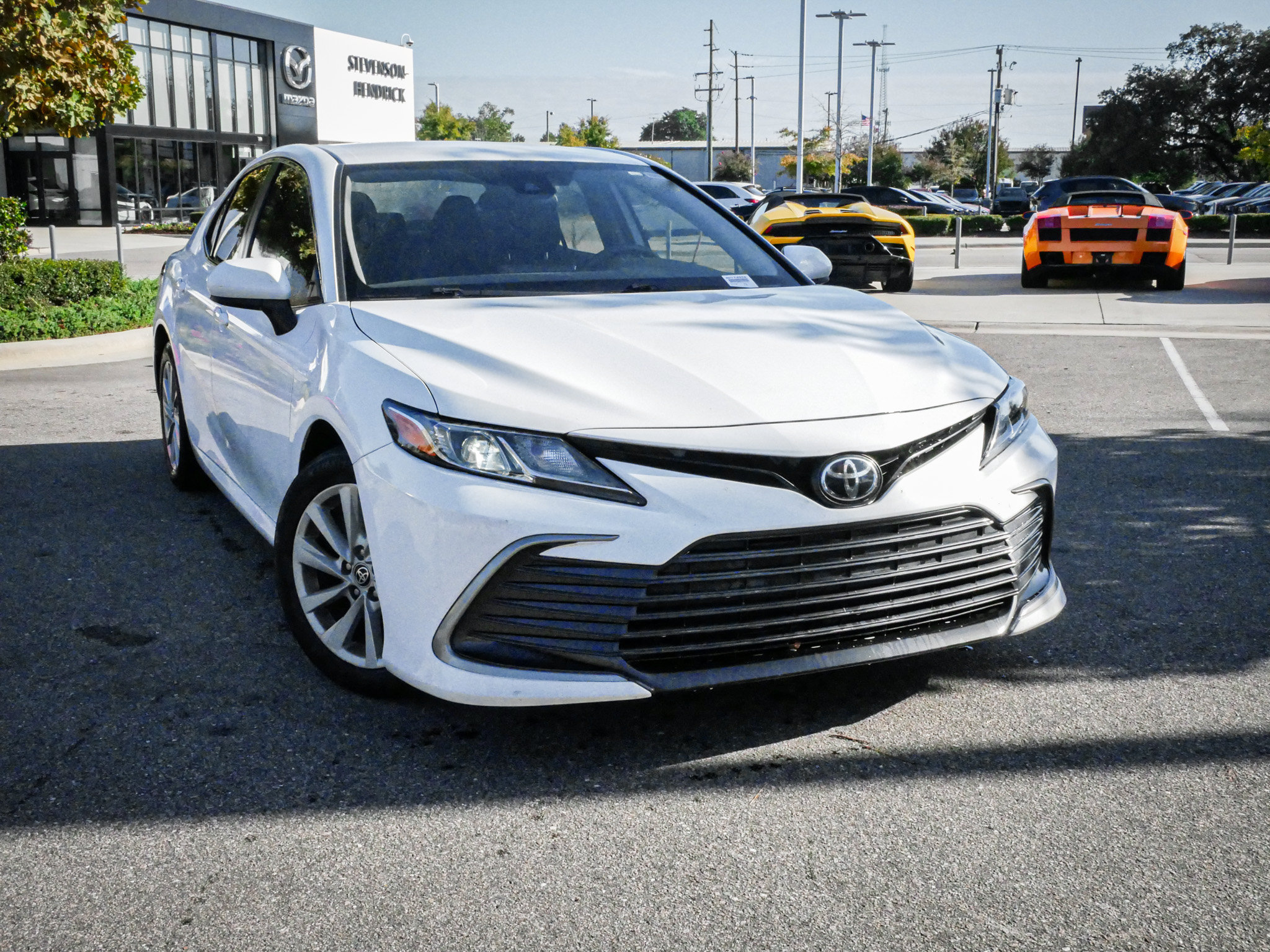 Used 2022 Toyota Camry LE FWD image 2
