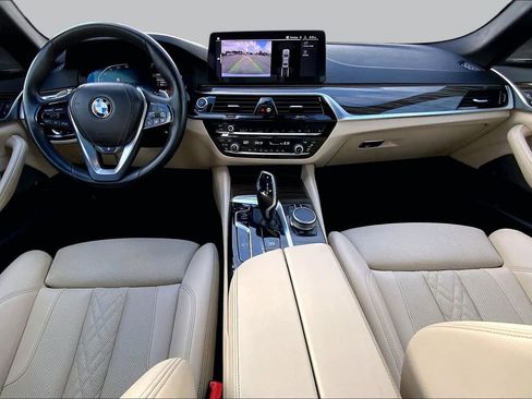 Used 2022 BMW 530i xDrive AWD/4WD image 16