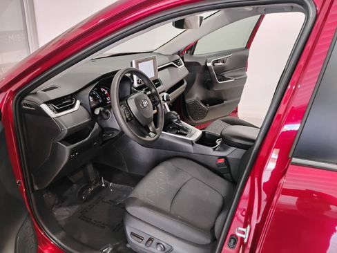 Used 2025 Toyota RAV4 XLE w/ Convenience Package image 11