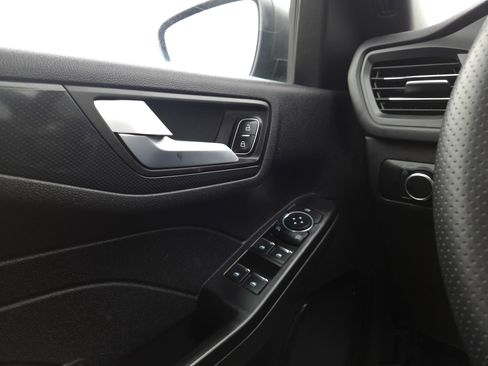 Used 2025 Ford Escape ST-Line image 33