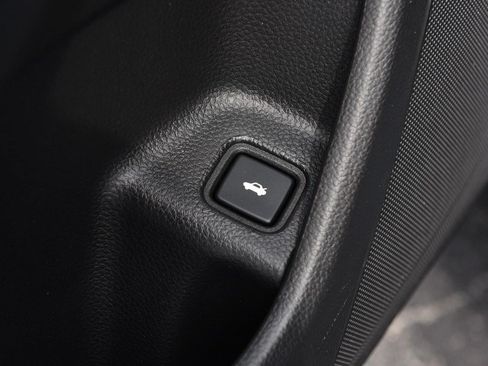 Certified 2022 Honda Accord Touring image 9