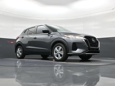 Certified 2025 Nissan Kicks Play S FWD image 19