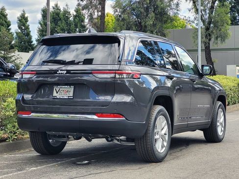 New 2026 Jeep Grand Cherokee Laredo X AWD/4WD image 3