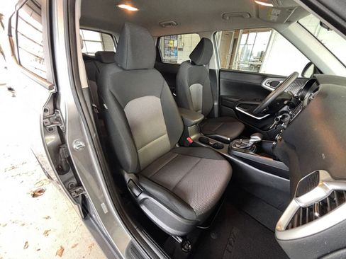 Used 2025 Kia Soul LX w/ LX Technology Package image 34