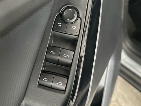 Used 2025 Chevrolet Equinox LT FWD image 21