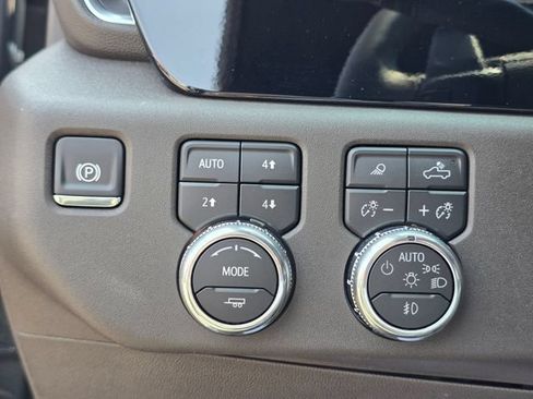 Used 2026 GMC Sierra 1500 SLT w/ SLT Convenience Package AWD/4WD image 35