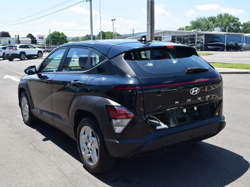 Used 2025 Hyundai Kona SE FWD image 6