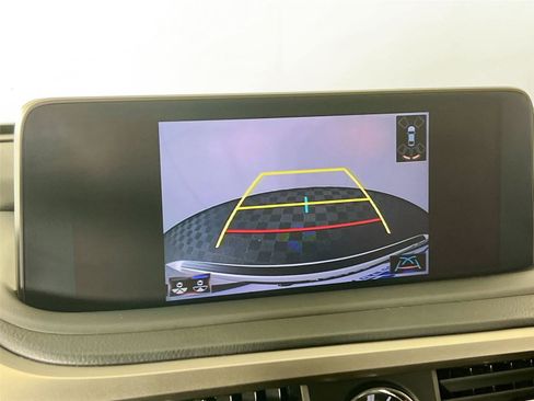 Used 2022 Lexus RX 350L Premium w/ Premium Package image 14