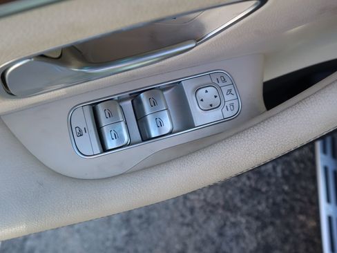 Certified 2022 Mercedes-Benz GLE 350 4MATIC w/ Premium Package image 19