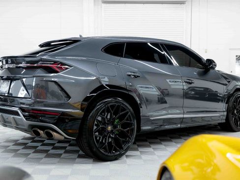 Used 2019 Lamborghini Urus AWD/4WD image 7