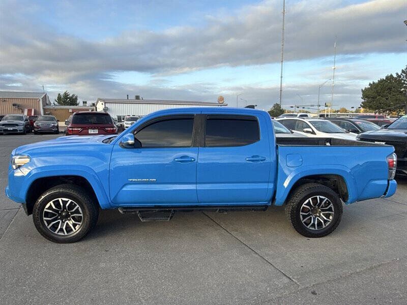 Used 2021 Toyota Tacoma TRD Sport AWD/4WD image 3