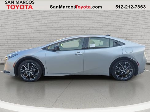New 2027 Toyota Prius XLE FWD image 8