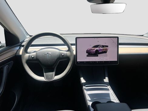 Used 2023 Tesla Model Y Long Range AWD/4WD image 24