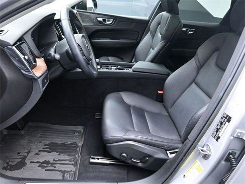 Used 2023 Volvo XC60 B5 Plus w/ Climate Package FWD image 18