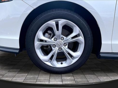 Used 2025 Honda Accord LX image 9