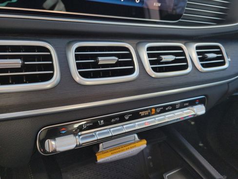 Used 2026 Mercedes-Benz GLS 450 4MATIC image 36