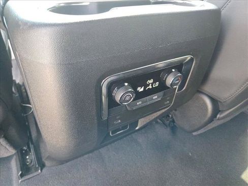 Used 2025 Chevrolet Tahoe LT AWD/4WD image 17