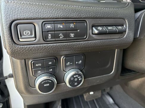 Used 2023 GMC Yukon Denali AWD/4WD image 39