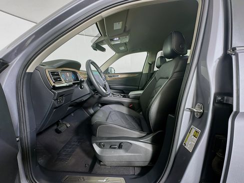 Used 2024 Volkswagen Atlas SE image 13