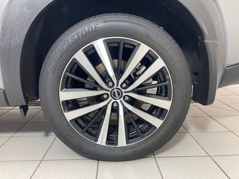 Used 2024 Nissan Pathfinder Platinum image 25