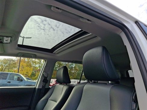 Used 2023 Toyota 4Runner SR5 Premium image 14