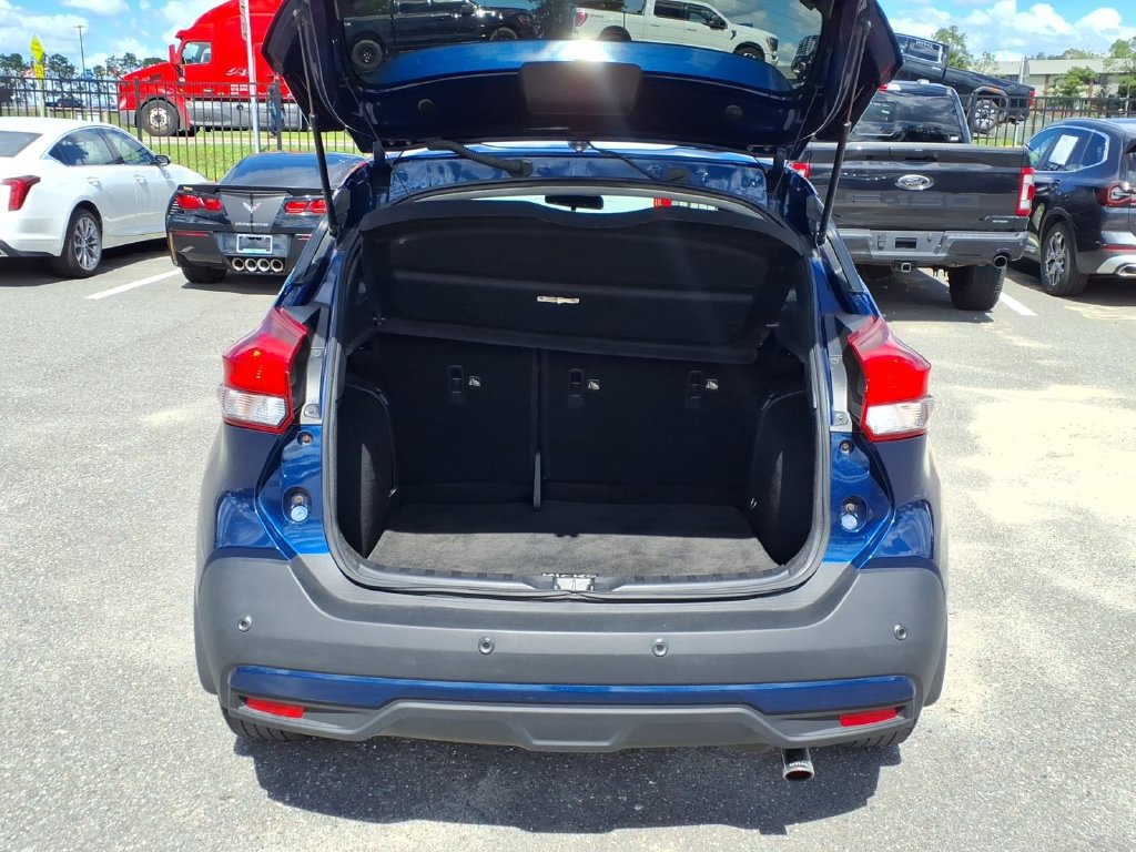 Used 2020 Nissan Kicks SR w/ SR Premium Package FWD image 19