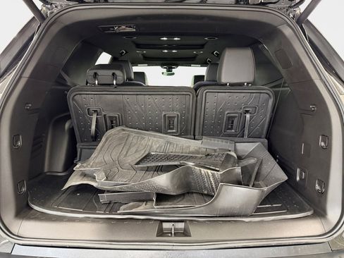 Used 2023 Chevrolet Traverse RS w/ LPO, Floor Liner Package image 10