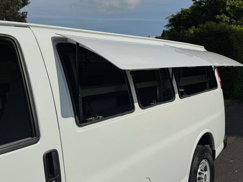Used 2009 GMC Savana 3500 RWD image 30
