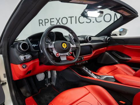 Used 2019 Ferrari Portofino image 2